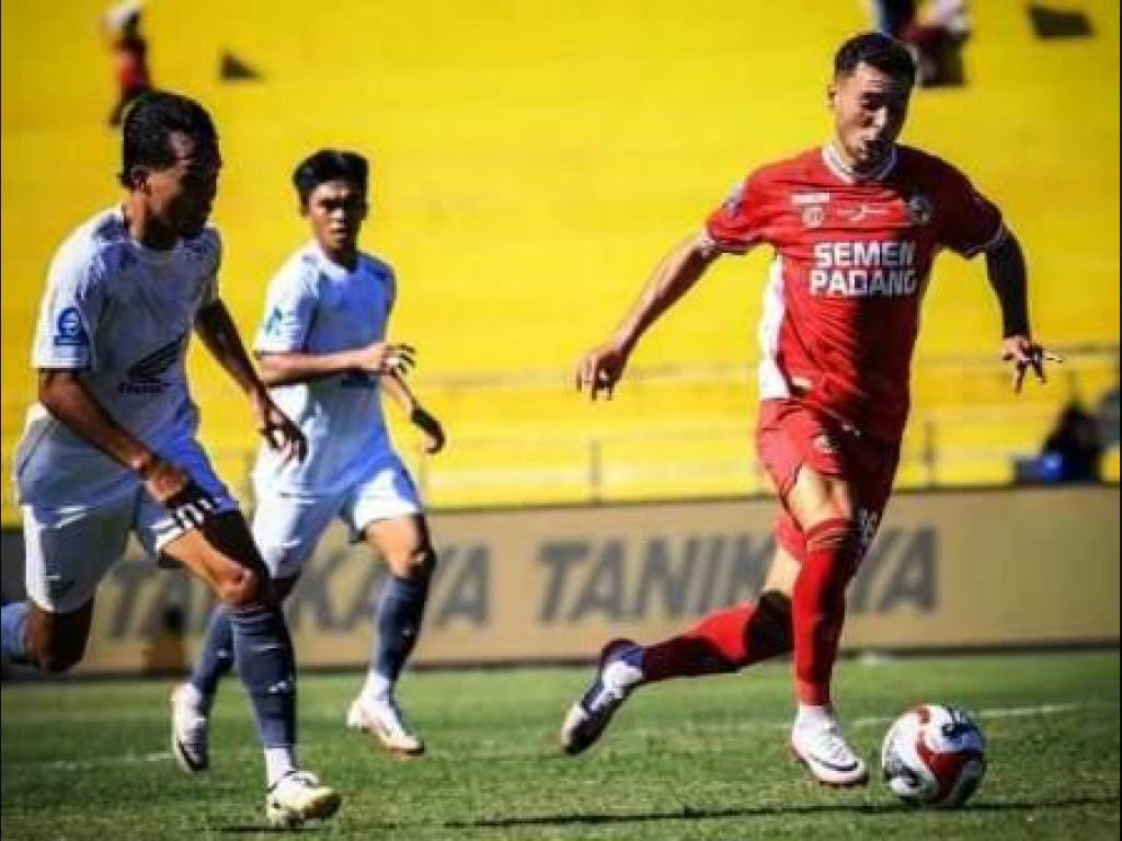 Semen Padang FC Ditahan PSM Makassar 1-1 di Stadion Haji Agus Salim