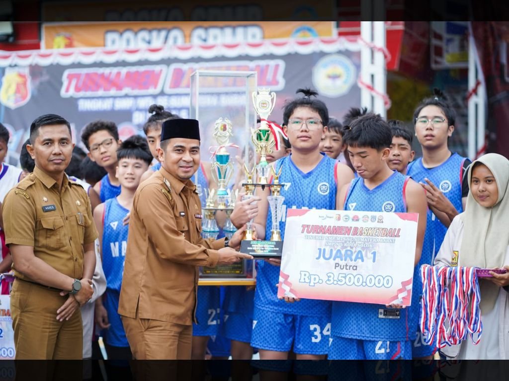SMP Maria Padang Sabet Gelar Juara Turnamen Basket Antar SLTP se-Sumbar di Solok