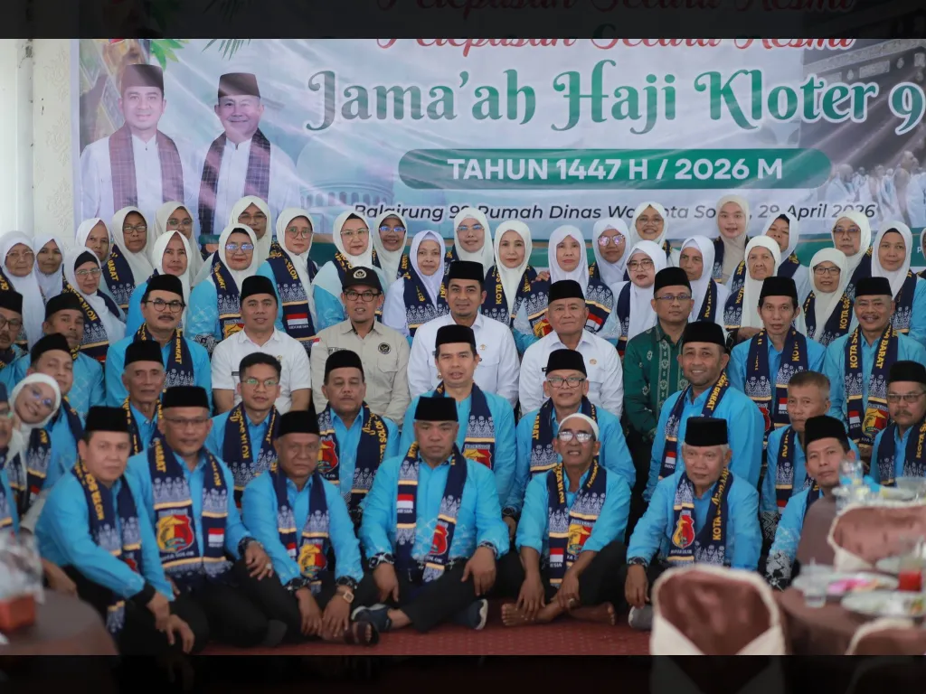 Lepas 142 Calon Haji Tahun 2026, Pesan Wako Solok Fokus Ibadah dan Jaga Kesehatan