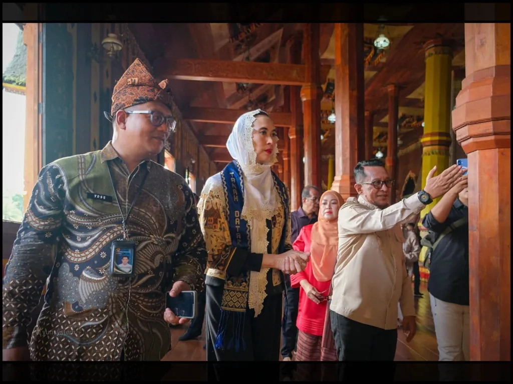 Sisir Kawasan Istano Basa Pagaruyung, Menteri Pariwisata Takjub dengan Historis dan Nilai Budaya Tanah Datar