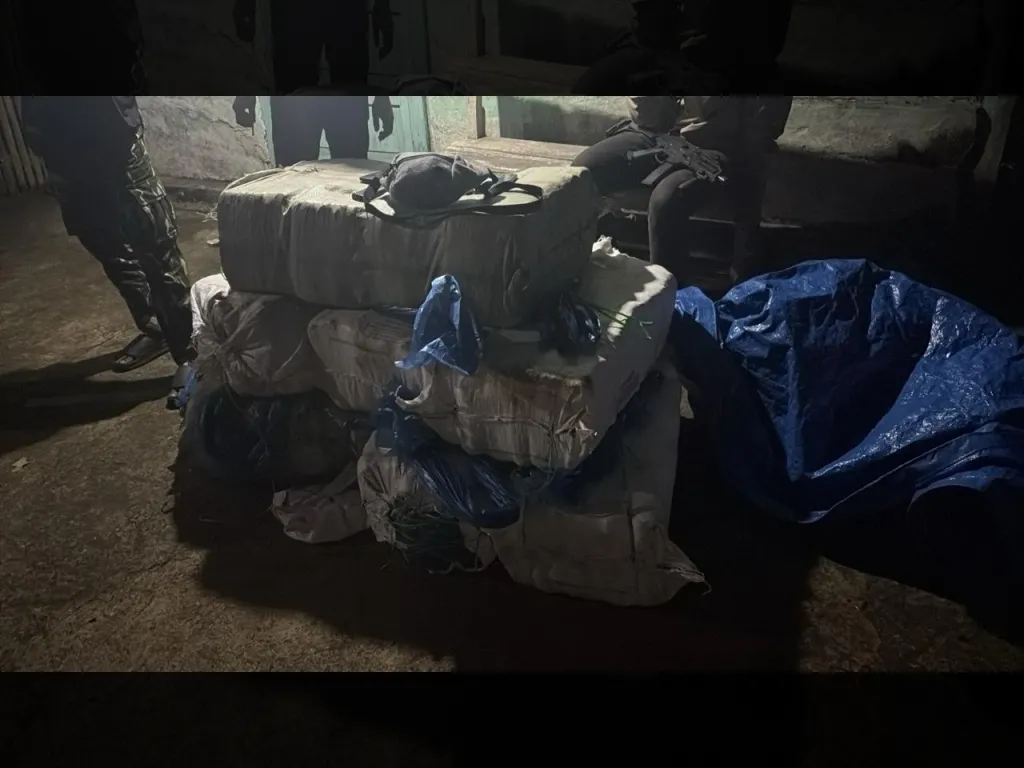 Barang bukti 7 karung ganja
