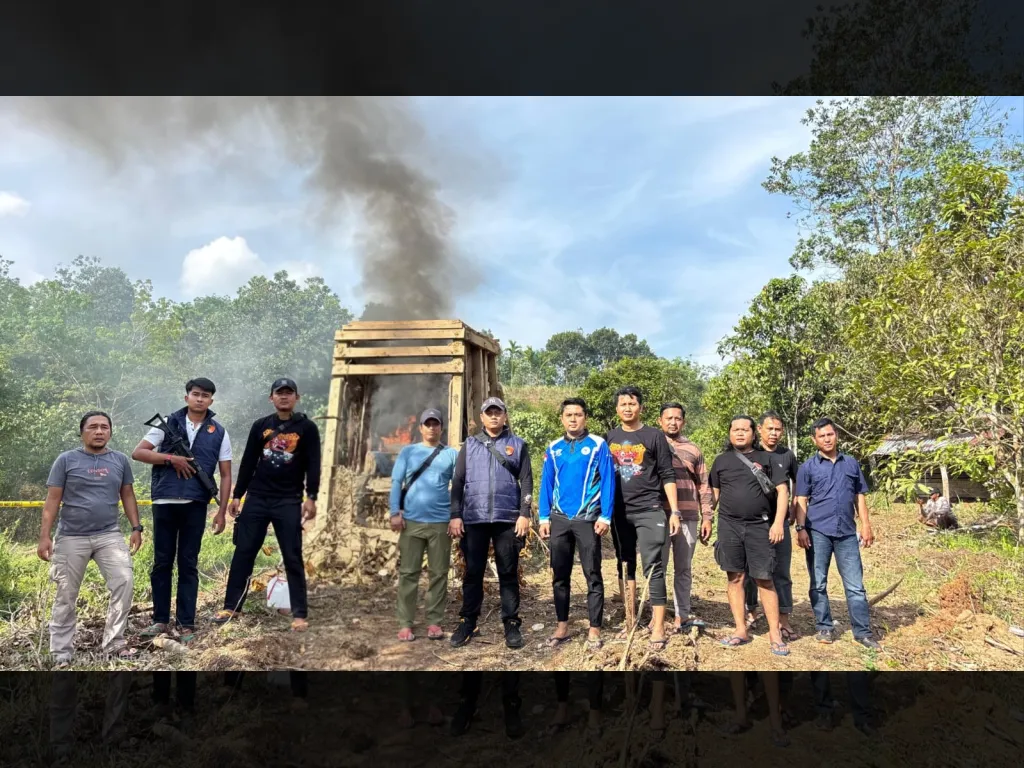 Bakar Pondok yang ditemukan di lokasi tambang emas ilegal