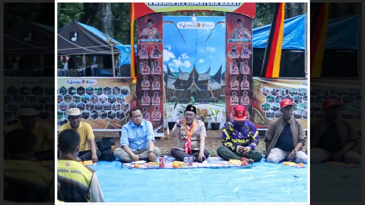 Di Tengah Penutupan Jamnas XII, Eka Putra Beri Semangat Kontingen Pramuka Tanah Datar