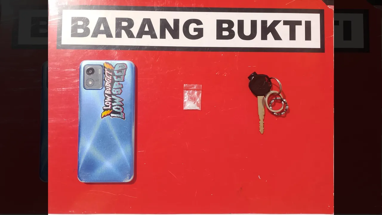 Digerebek Tengah Malam, Dua Mahasiswa Tak Berkutik Kala Sabu Ditemukan dalam Genggaman