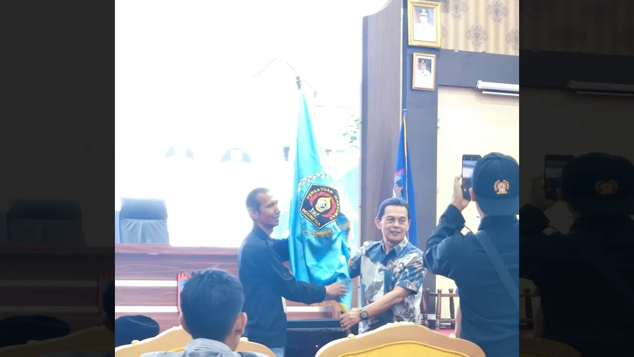 Aspon Dedi Menang 13-7, Kembali Pimpin PWI Paliko