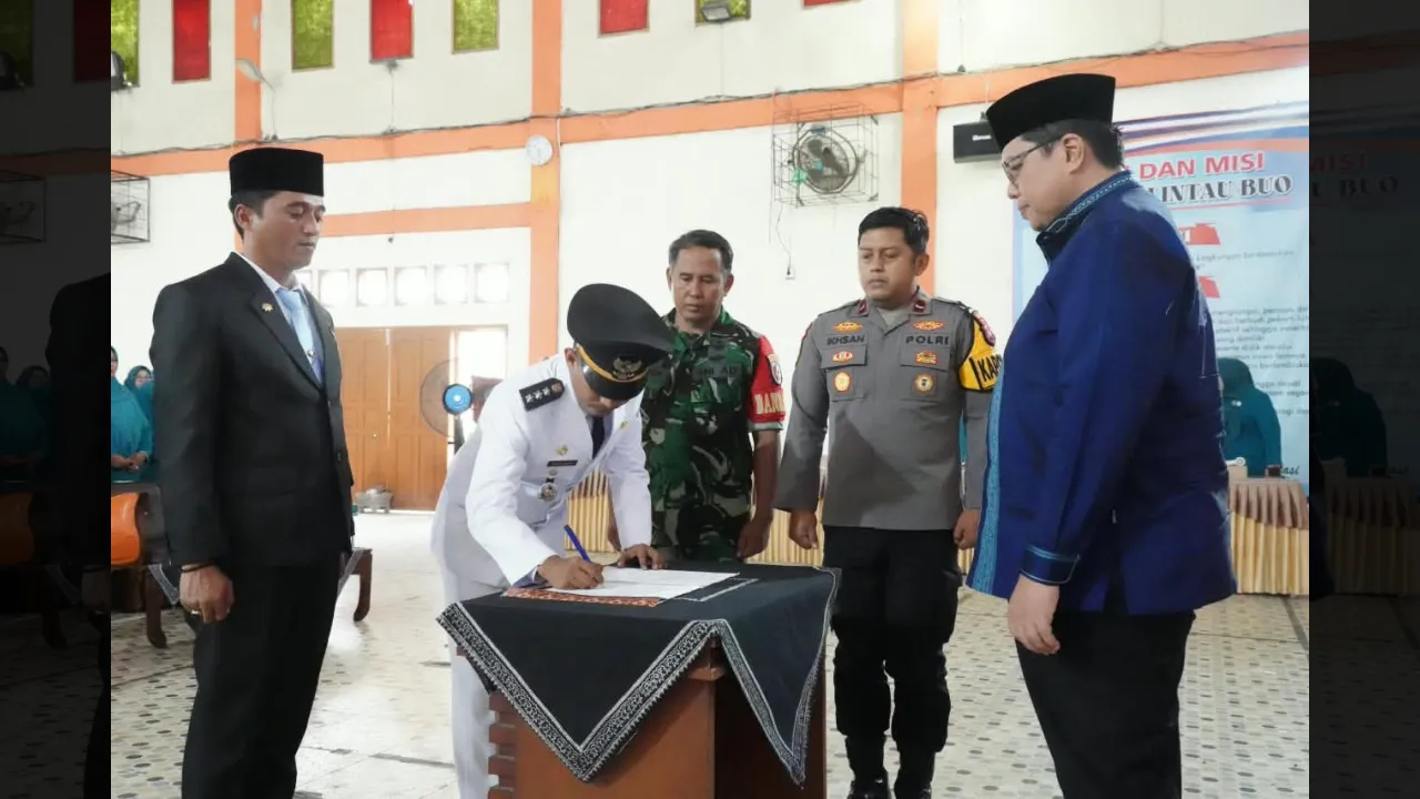 Dua Camat Berganti, Wabup Tanah Datar Minta Pelayanan dan Pembangunan Tetap Berkesinambungan