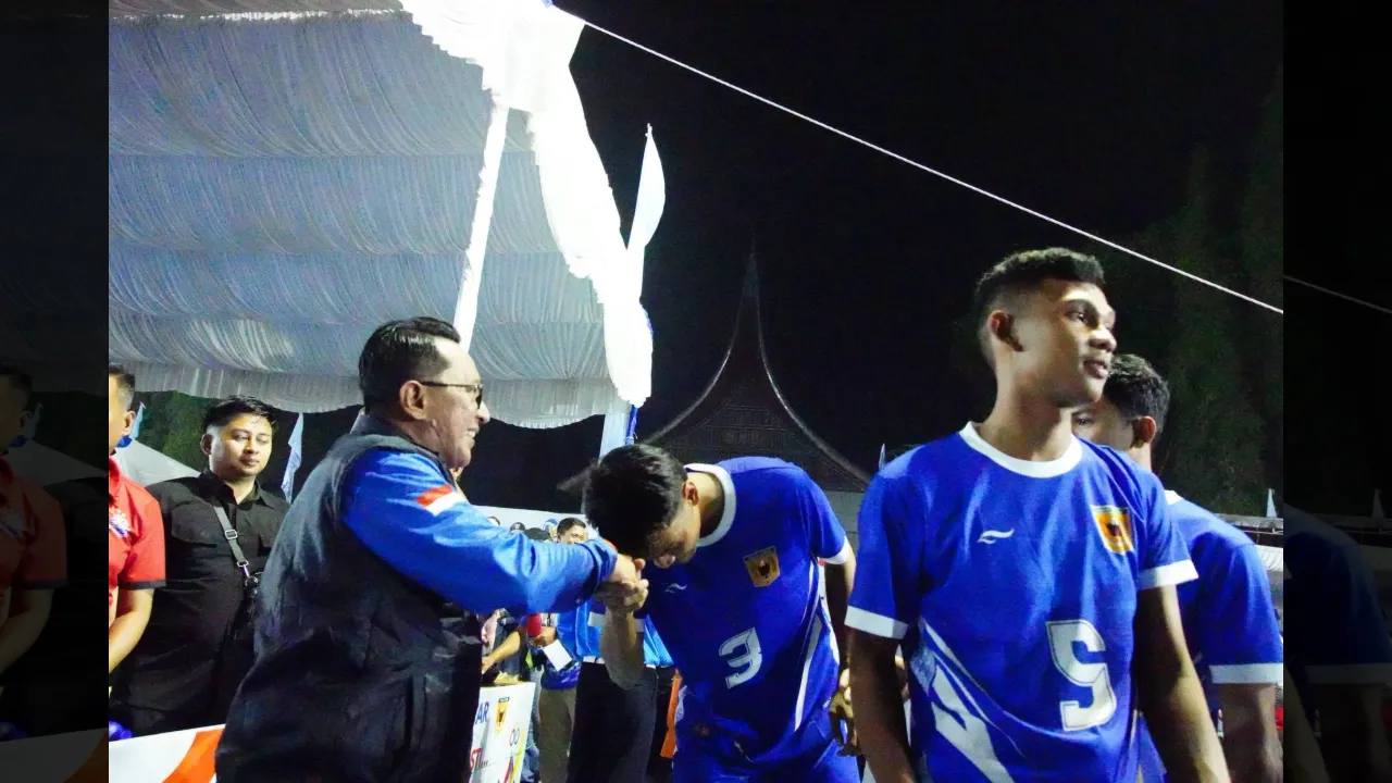  Taklukkan Kota Padang 3-0, Tim Voli Putra Tanah Datar Melaju ke Final